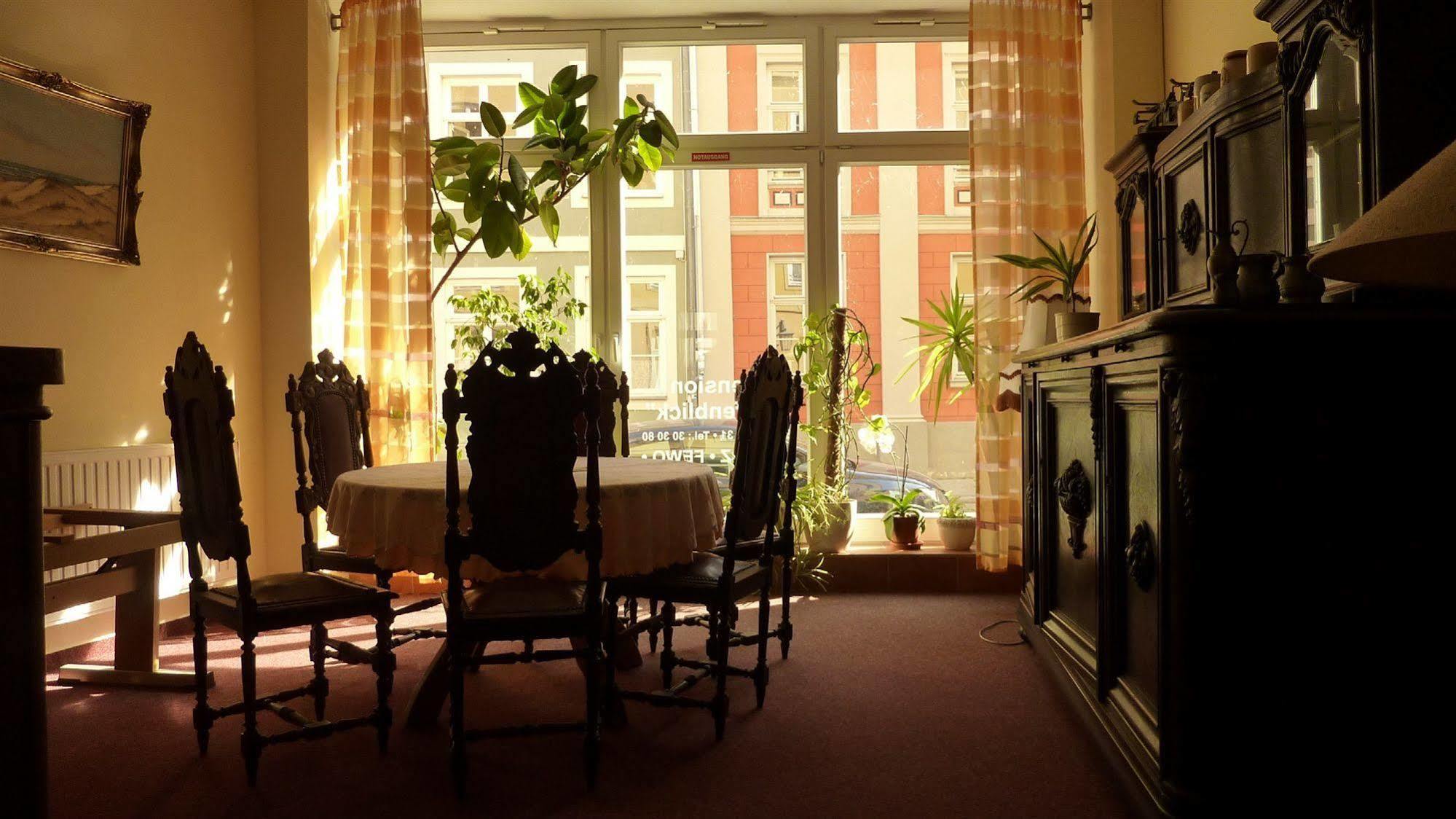 Altstadt Pension Hafenblick ชตราลซุนด์ ภายนอก รูปภาพ