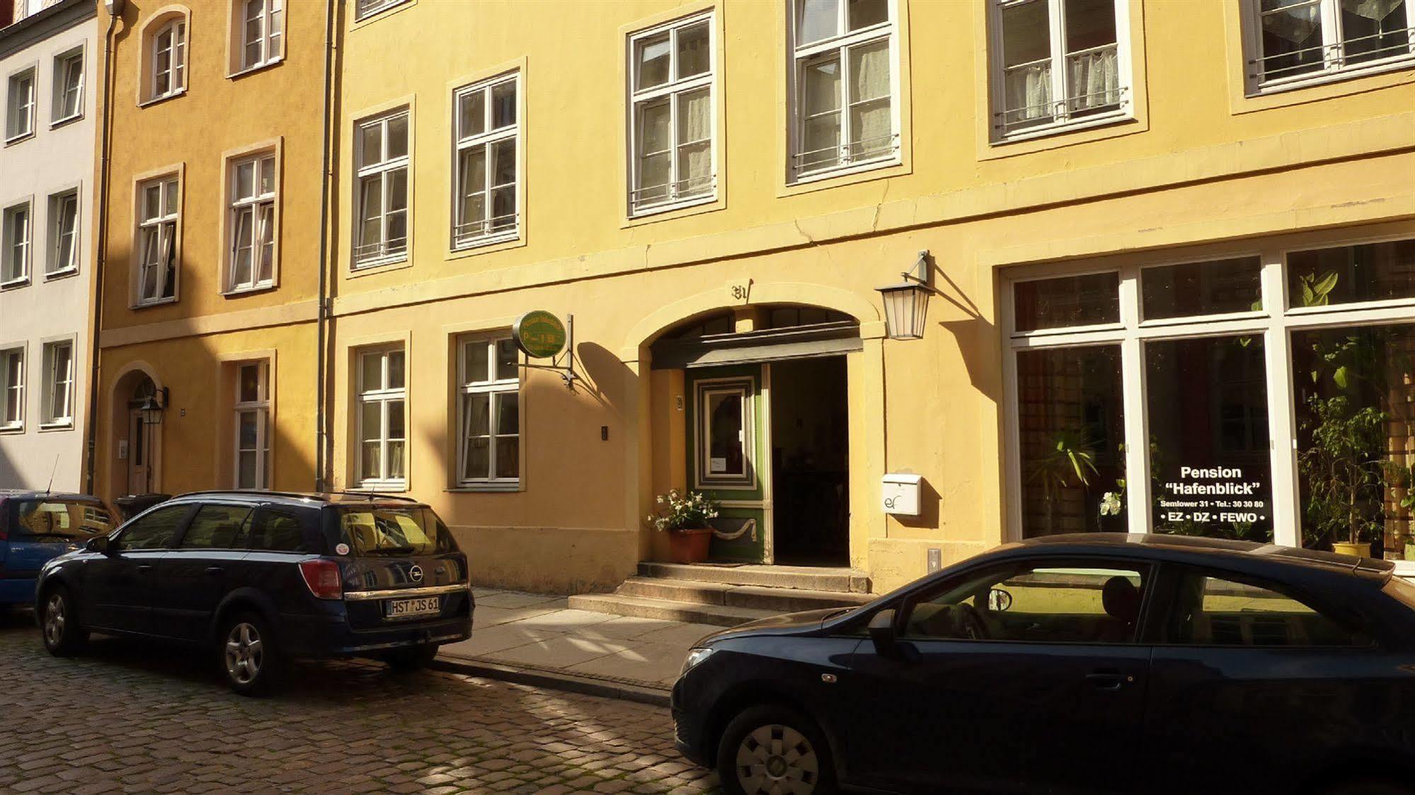 Altstadt Pension Hafenblick ชตราลซุนด์ ภายนอก รูปภาพ