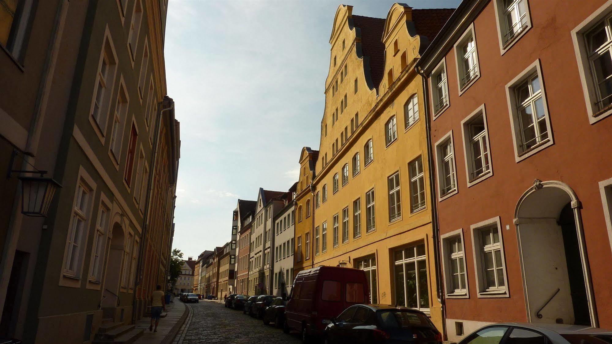 Altstadt Pension Hafenblick ชตราลซุนด์ ภายนอก รูปภาพ